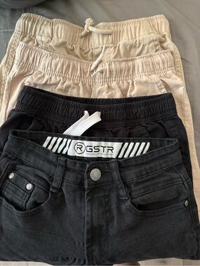 Boy’s Pants, 1 Hot Wheels Set.